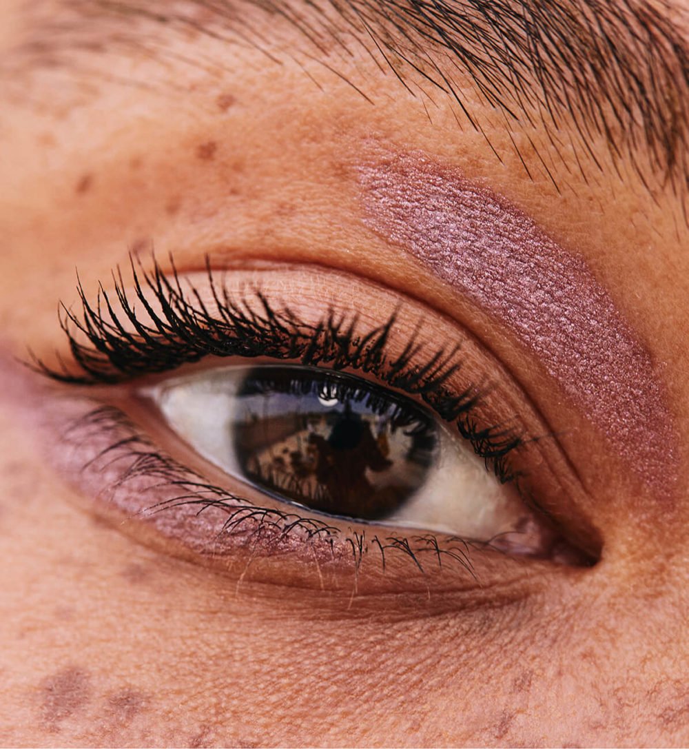 Liquid Powder Chromatic Eye Tint - Image 24