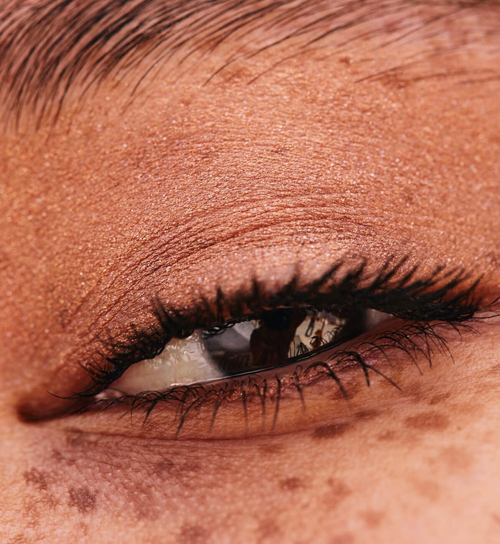 Liquid Powder Chromatic Eye Tint - Image 26