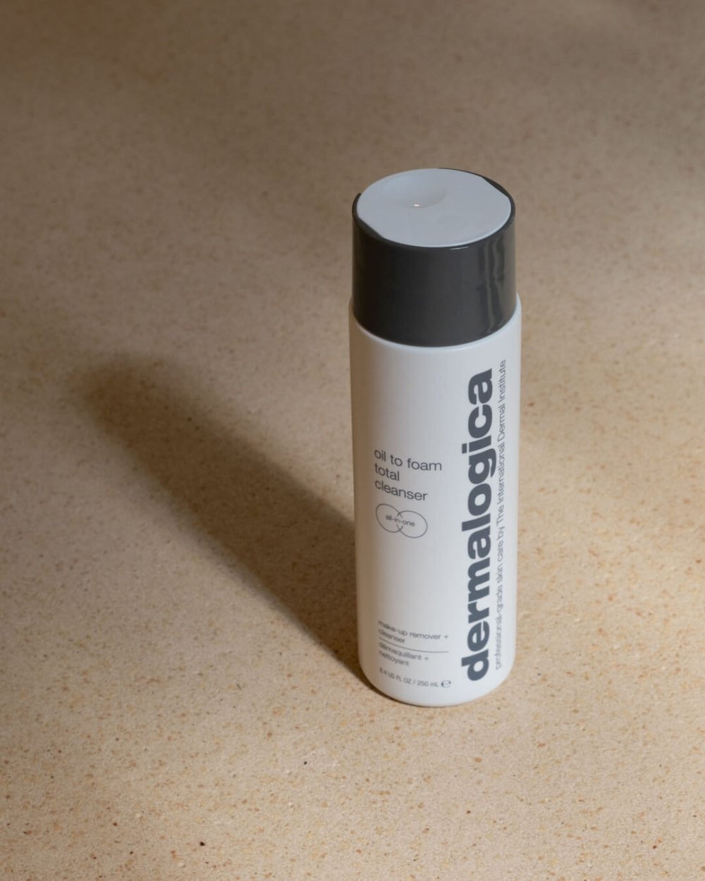 Oil to Foam 3 in 1 Cleanser - Image 4
